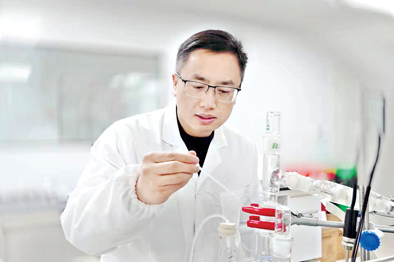 肖桂林 十四載砥礪前行，兩度攻克新材料關鍵技術